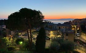 La Riva A Camogli